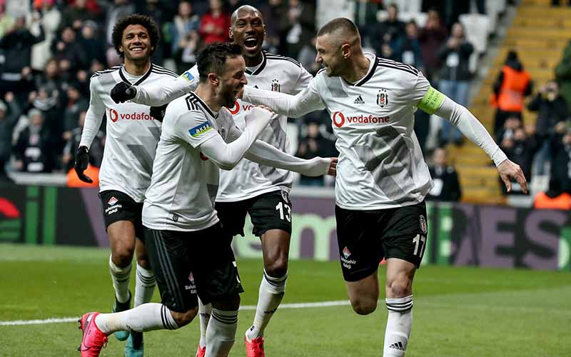 W88 Dự đoán Istanbul vs Besiktas lúc 23h00 ngày 12/3/2021