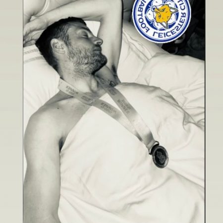 Vardy đeo huy chương vô địch Cup FA đi ngủ – Nhà Cái 188bet