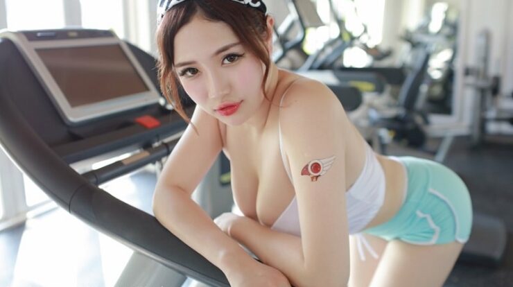 Xu Cake khoe body nóng hừng hực ở phòng Gym