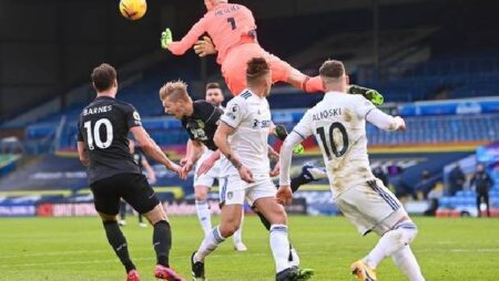 Soi kèo phạt góc Burnley vs Leeds, 20h ngày 29/8