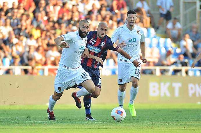 Nhận định kèo Cosenza vs Crotone, 23h30 ngày 25/9