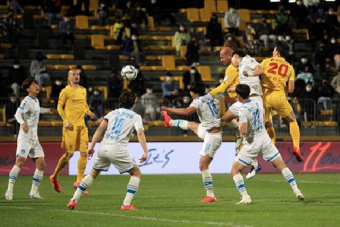 Soi kèo phạt góc Gwangju FC vs Jeonbuk Motors, 14h30 ngày 21/9