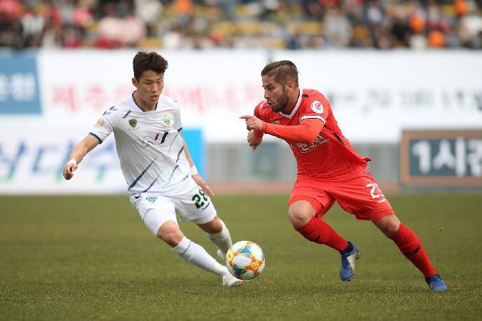 Soi kèo phạt góc Jeju vs Daegu, 12h ngày 22/9