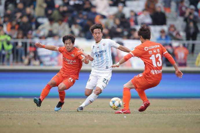 Soi kèo phạt góc Pohang Steelers vs Daegu, 17h30 ngày 10/9