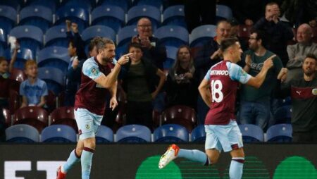 Đội hình ra sân chính thức Burnley vs Norwich, 21h ngày 2/10 (cập nhật)