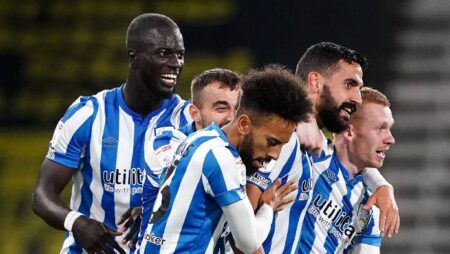 Soi kèo bóng đá hạng Nhất Anh tối nay 16/10: Huddersfield vs Hull