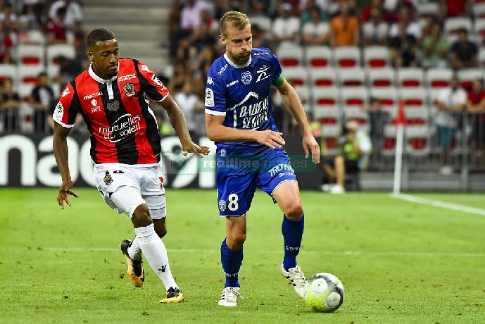 Soi kèo phạt góc Troyes vs Nice, 18h ngày 17/10