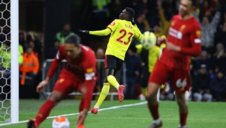 Soi kèo phạt góc Watford vs Liverpool, 18h30 ngày 16/10