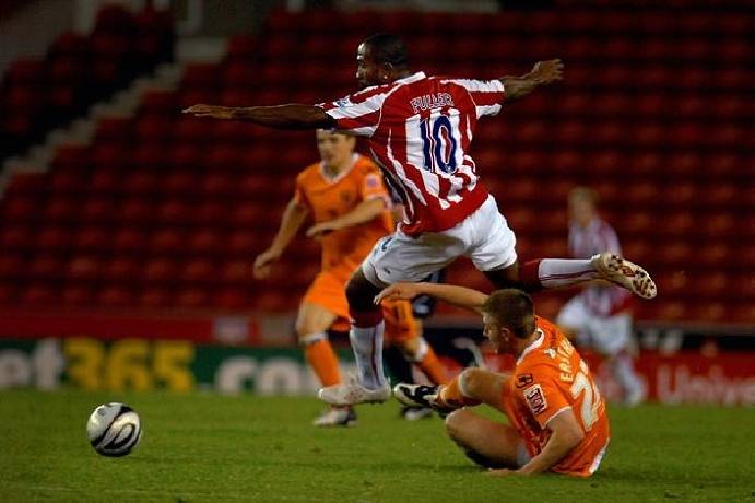 Nhận định kèo Blackpool vs Stoke City, 2h45 ngày 4/11