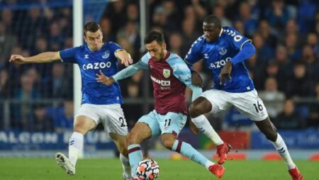 Biến động tỷ lệ kèo Burnley vs Everton, 22h ngày 26/12