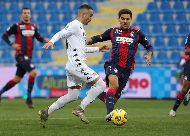 Máy tính dự đoán bóng đá 10/12: Cremonese vs Crotone
