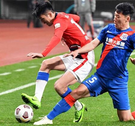 Phân tích kèo hiệp 1 Qingdao vs Shanghai Shenhua, 14h30 ngày 25/12