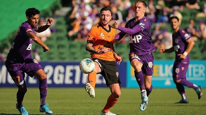 Soi kèo phạt góc Brisbane Roar vs Perth Glory, 15h45 ngày 18/12