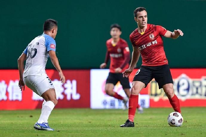 Soi kèo phạt góc Changchun YaTai vs Guangzhou City, 17h00 ngày 26/12