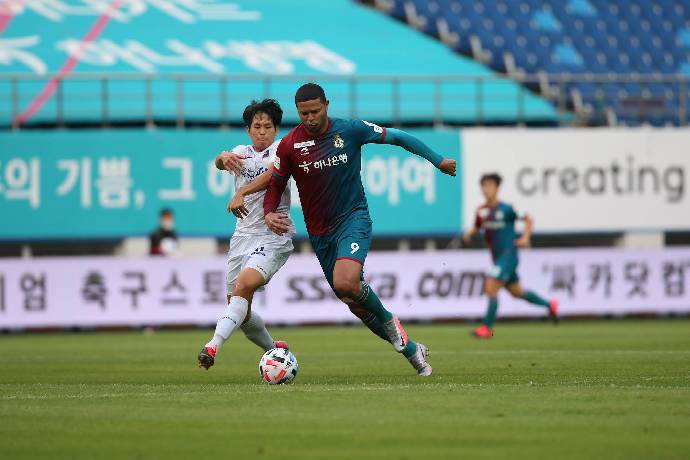 Soi kèo phạt góc Daejeon Citizen vs Gangwon, 17h ngày 8/12