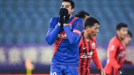 Soi kèo phạt góc Qingdao vs Shanghai Shenhua, 14h30 ngày 25/12