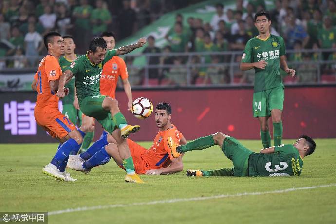 Soi kèo phạt góc Shandong Taishan vs Beijing Guoan, 17h00 ngày 16/12