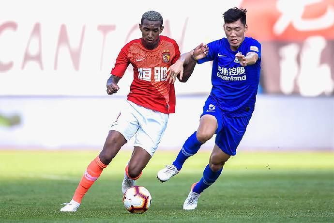 Soi kèo phạt góc Shanghai Shenhua vs Cangzhou Mighty Lions, 18h30 ngày 28/12