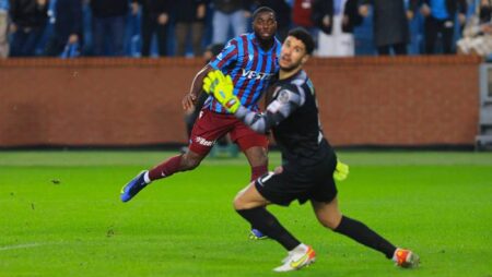 Soi kèo phạt góc Trabzonspor vs Istanbul Basaksehir, 23h ngày 25/12