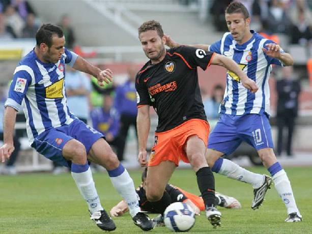 Soi kèo phạt góc Valencia vs Espanyol, 22h15 ngày 31/12