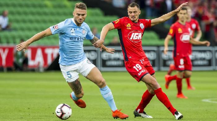 Phân tích kèo hiệp 1 Adelaide vs Melbourne City, 15h45 ngày 15/1