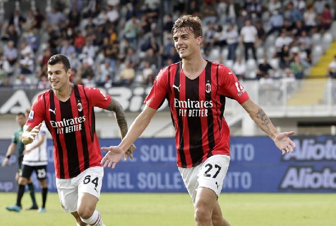 Soi kèo chẵn/lẻ AC Milan vs Spezia, 0h30 ngày 18/1