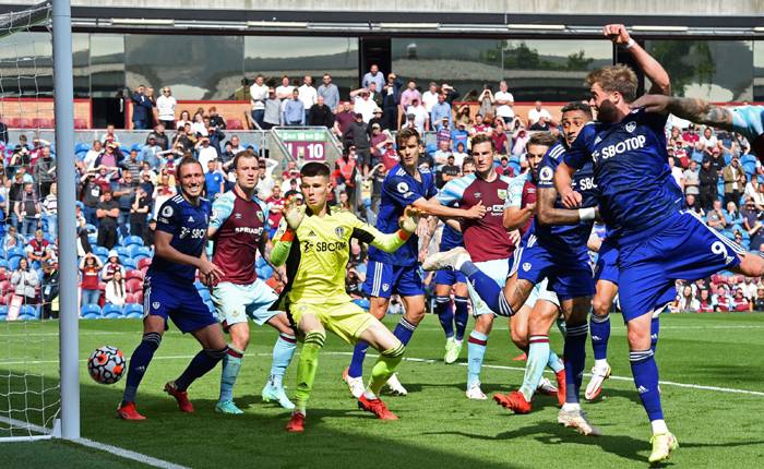 Soi kèo phạt góc Leeds vs Burnley, 21h ngày 2/1