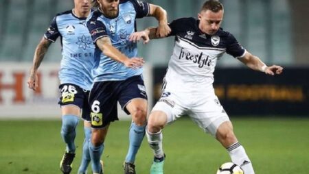 Soi kèo phạt góc Melbourne Victory vs Sydney, 15h45 ngày 25/1