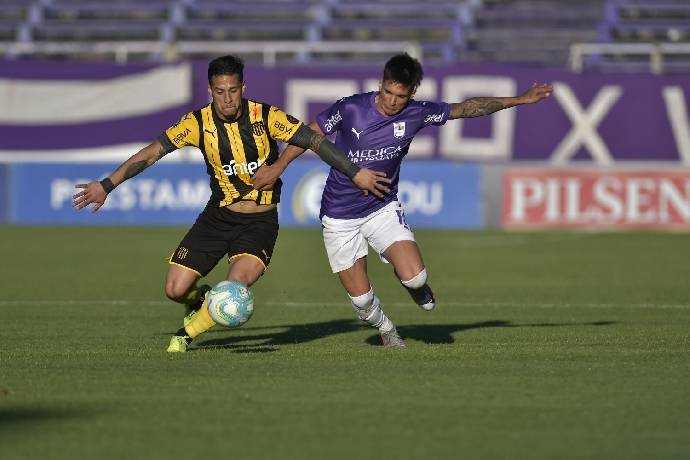 Máy tính dự đoán bóng đá 13/2: Penarol vs Defensor Sporting