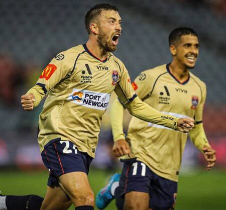 Soi kèo phạt góc Newcastle Jets vs Melbourne City, 16h05 ngày 8/2