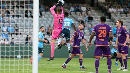 Soi kèo phạt góc Perth Glory vs Brisbane Roar, 12h05 ngày 20/2