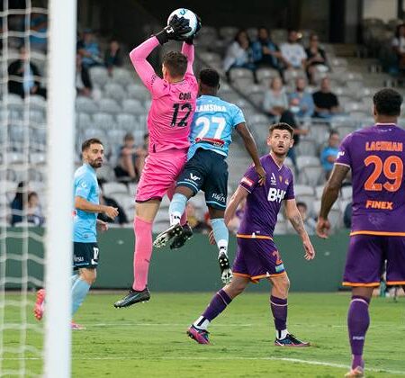 Soi kèo phạt góc Perth Glory vs Brisbane Roar, 12h05 ngày 20/2