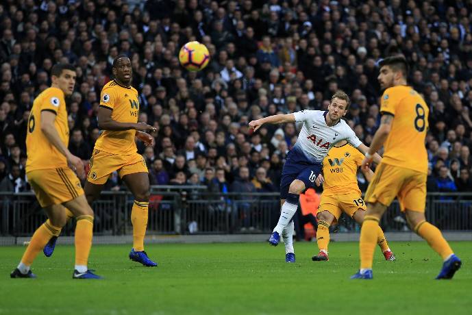 Soi kèo phạt góc Tottenham vs Wolves, 21h00 ngày 13/2