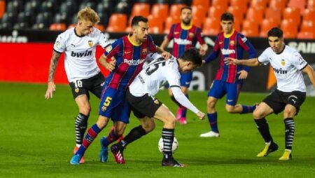 Soi kèo phạt góc Valencia vs Barcelona, 22h15 ngày 20/2