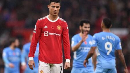 Đặt cược Ronaldo ghi bàn trận Man City vs MU (23h30 6/3) ăn bao nhiêu?