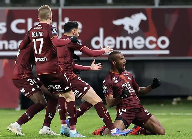 Đội hình ra sân chính thức Metz vs Lyon, 18h ngày 8/5