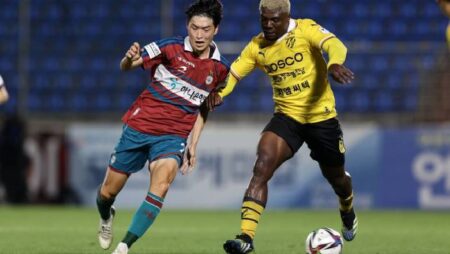 Máy tính dự đoán bóng đá 14/3: Oita Trinita vs Kashima Antlers