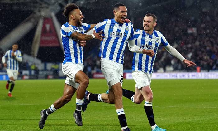 Nhận định kèo Huddersfield vs Barnsley, 1h45 ngày 23/4