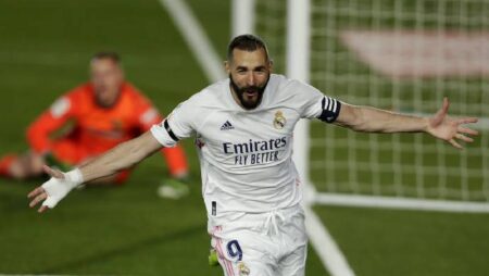 Soi kèo Benzema ghi bàn trận Real Madrid vs Chelsea, 2h ngày 13/4