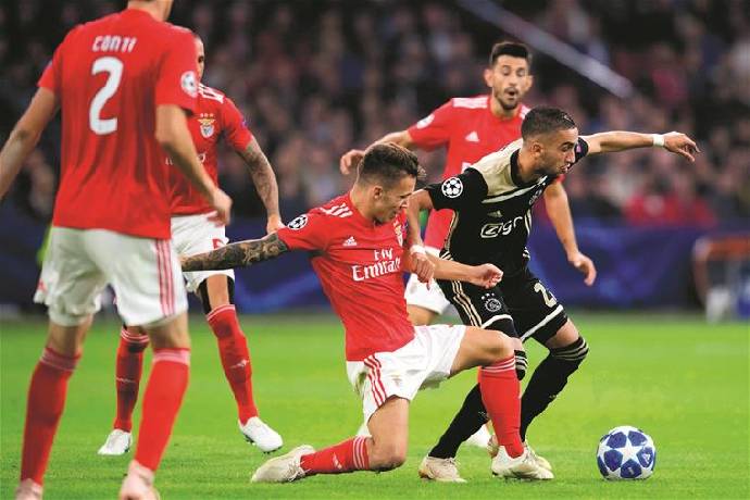 Soi kèo chẵn/ lẻ Ajax vs Benfica, 3h ngày 16/3