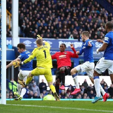 Soi kèo phạt góc Everton vs Man Utd, 18h30 ngày 9/4