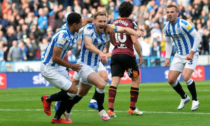 Soi kèo phạt góc Hull vs Huddersfield, 1h45 ngày 2/4