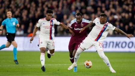 Soi kèo siêu dị Lyon vs West Ham, 2h ngày 15/4