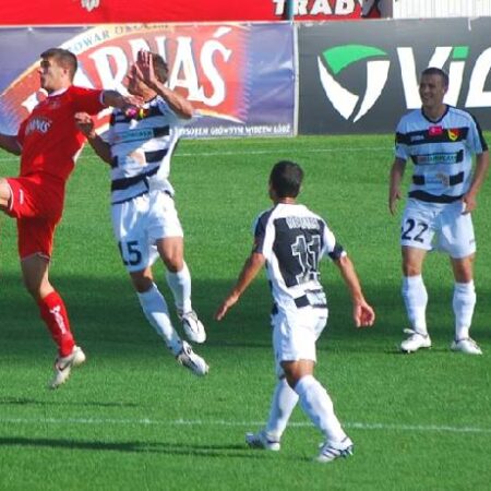 Soi kèo, dự đoán Macao Jagiellonia vs Widzew Lodz, 1h30 ngày 23/7