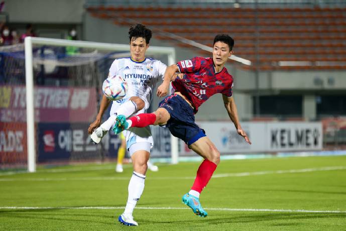 Soi kèo phạt góc Gangwon vs Gimcheon Sangmu, 17h30 ngày 8/7