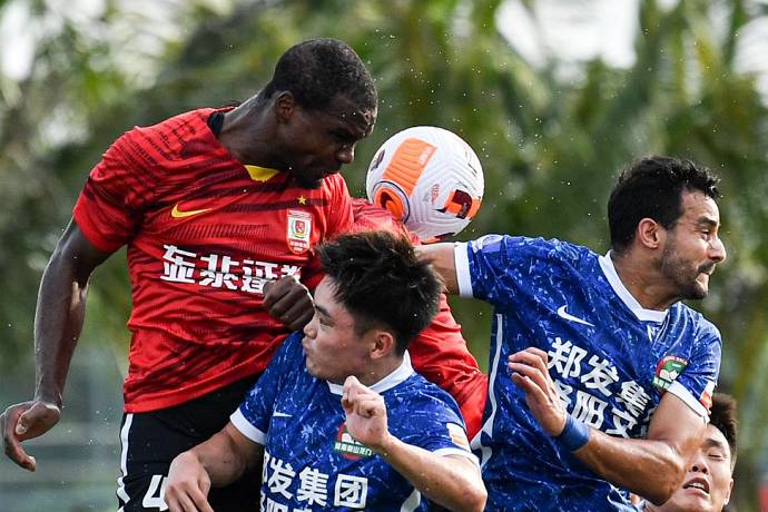 Soi kèo phạt góc Henan vs Changchun Yatai, 18h30 ngày 11/7