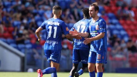 Soi kèo phạt góc Newcastle Jets vs Adelaide, 16h30 ngày 30/7