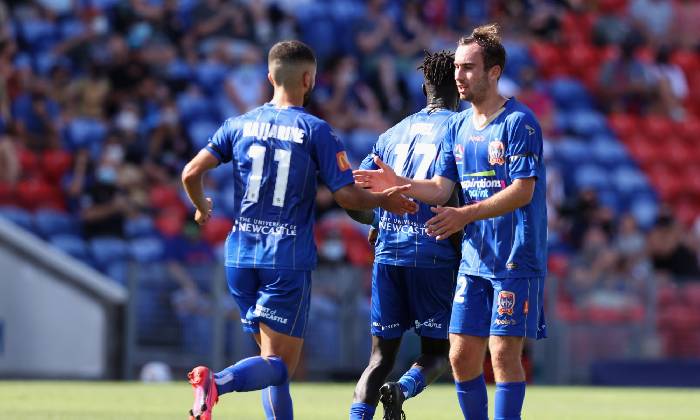 Soi kèo phạt góc Newcastle Jets vs Adelaide, 16h30 ngày 30/7