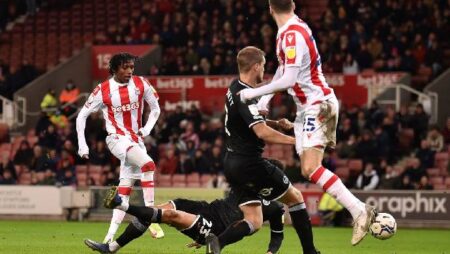 Soi kèo bóng đá Anh đêm nay 31/8: Stoke City vs Swansea City