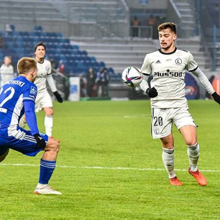 Soi kèo bóng đá Ba Lan đêm nay 30/8: Legia II vs Wisla